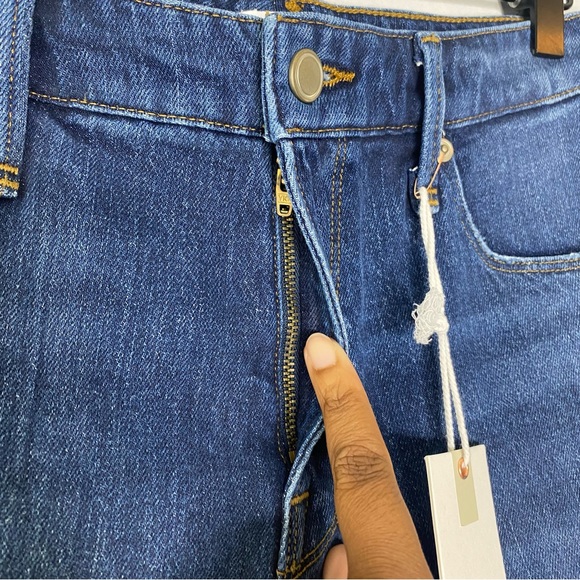 New Good American Cutoff High Waist Denim Shorts size 26 - Picture 3 of 9